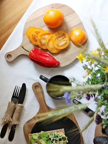 Akacjowa deska do serwowania z rączką