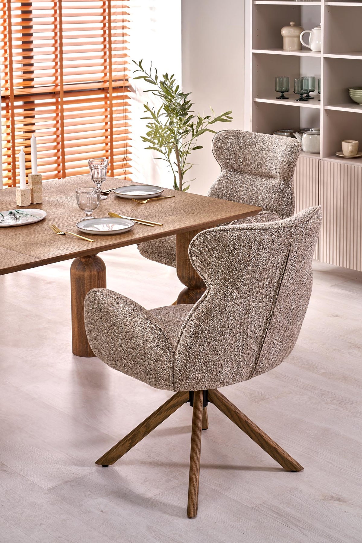 Krzesło K585 beżowe/obrotowe