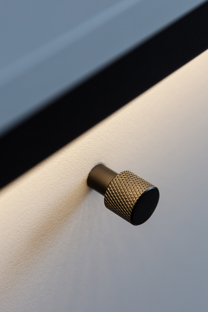 GRIS GS-03 - komoda 4s z oświetleniem - szary/czarny